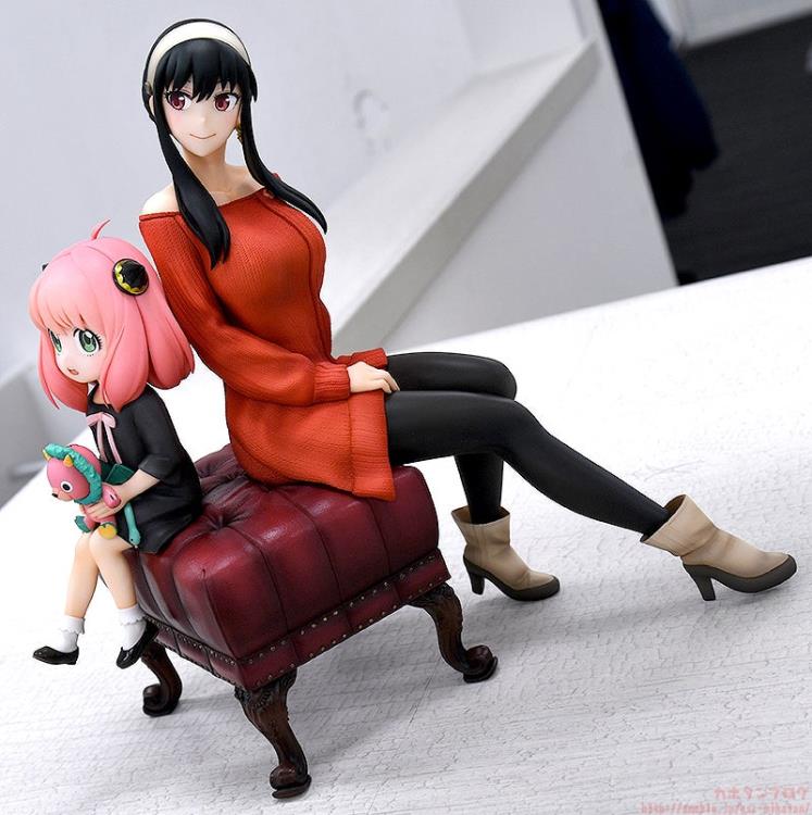 Spy x Family: Anya and Yor Forger 1/7 Scale Figure