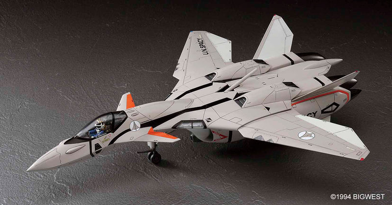 Macross Plus: YF-11B Thunderbolt 1/72 Scale Model Kit