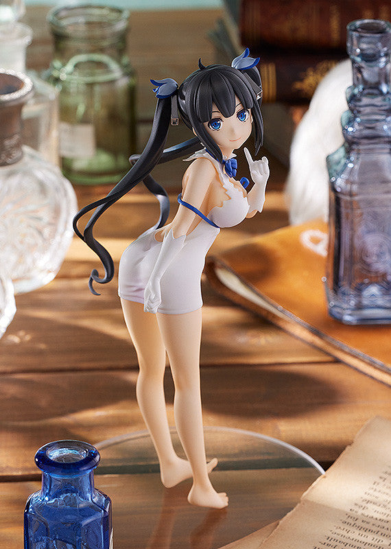 Is It Wrong to Try to Pick Up Girls in a Dungeon?: Hestia Pop Up Parade