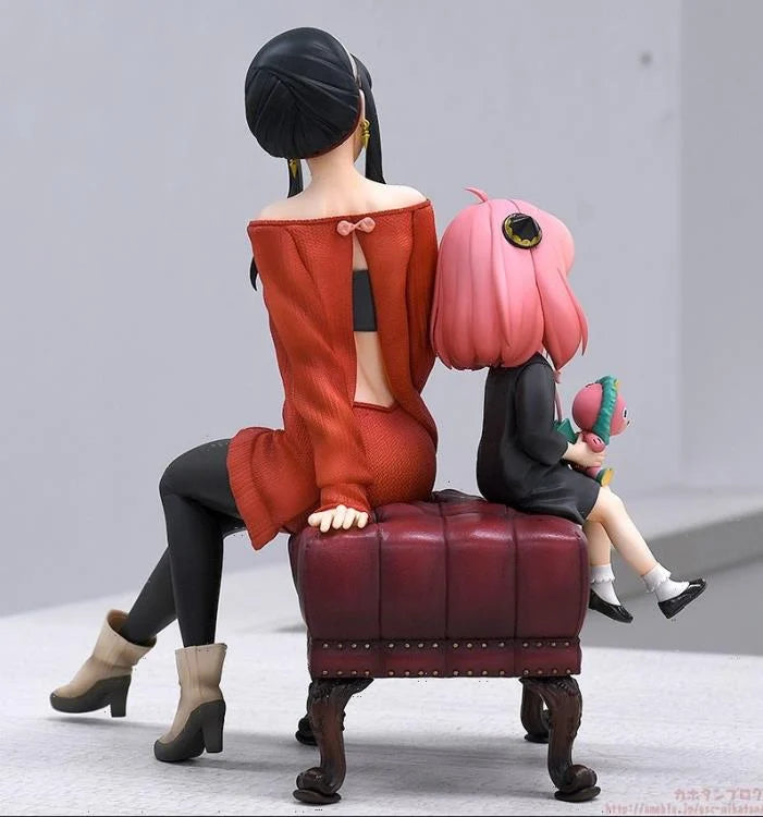 Spy x Family: Anya and Yor Forger 1/7 Scale Figure