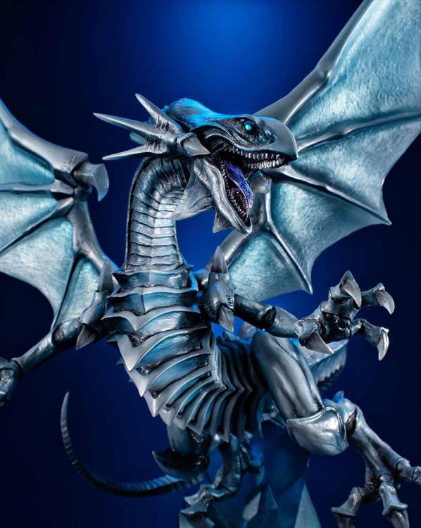 Yu-Gi-Oh! Duel Monsters: S.H.MonsterArts Blue Eyes White Dragon (Holographic Edition)