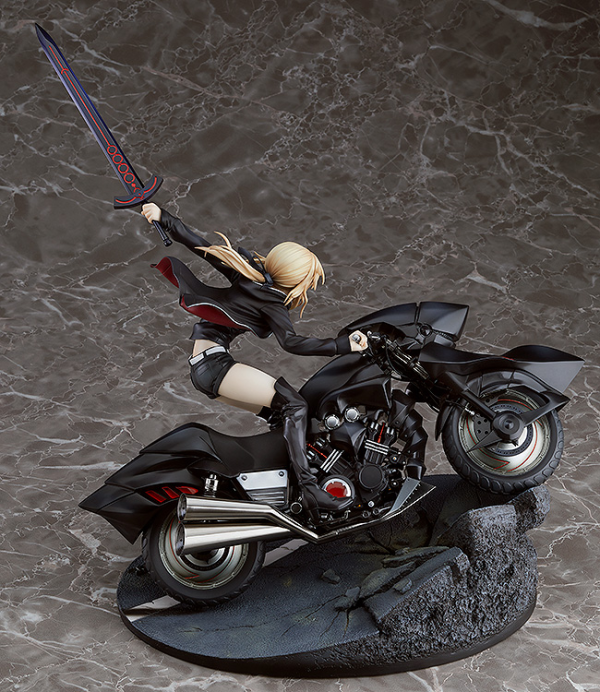 Fate/Grand Order: Saber/Altria Pendragon (Alter) & Cuirassier Noir 1/8 Scale Figure