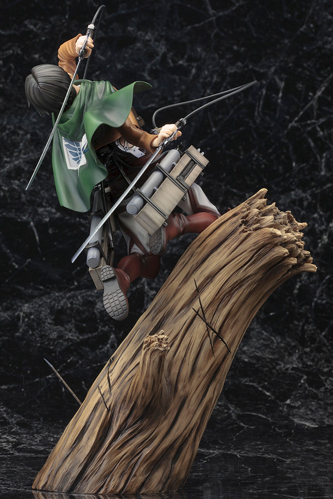 Attack on Titan: Levi (Renewal Package Ver.) ARTFX J Statue