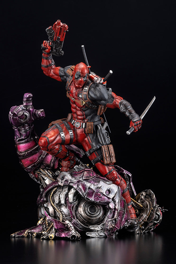 Marvel: Deadpool Fine Art Statue