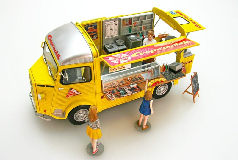 Ebbro Citroen H van Crepe mobile with figure