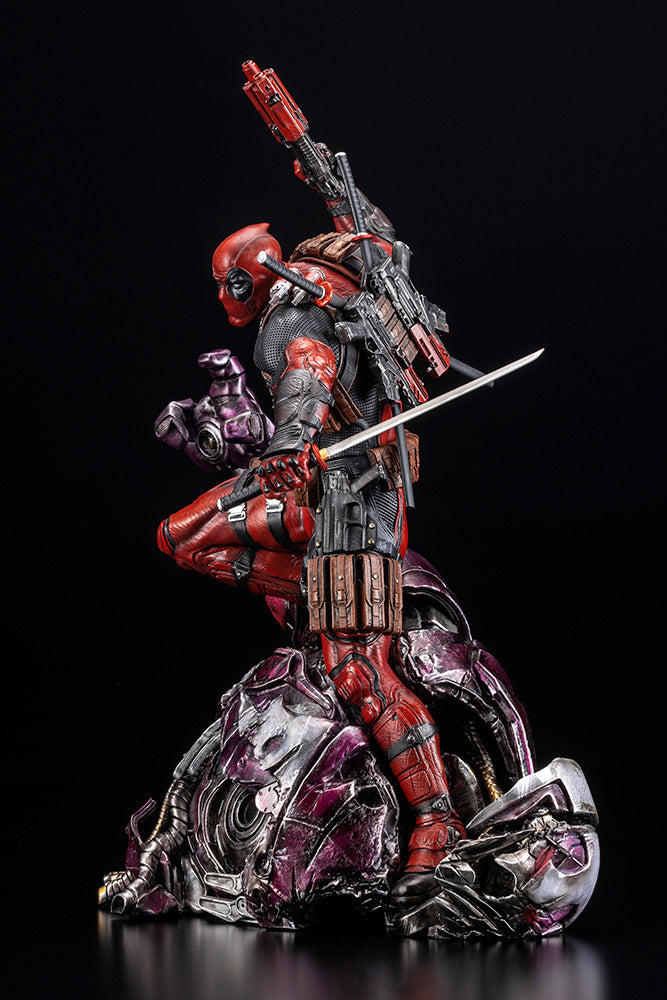 Marvel: Deadpool Fine Art Statue