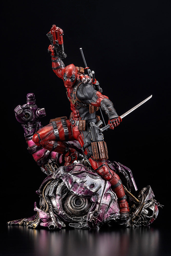 Marvel: Deadpool Fine Art Statue