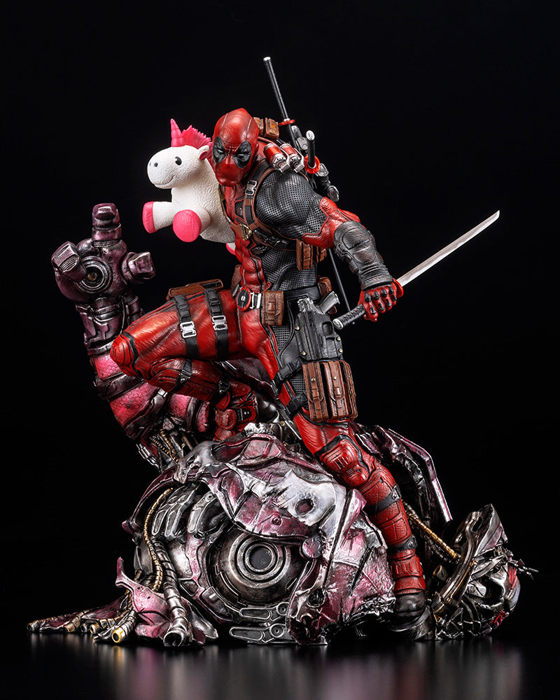 Marvel: Deadpool Fine Art Statue