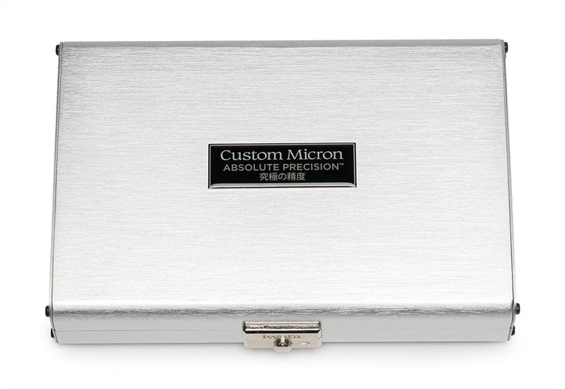 Iwata: Custom Micron CM-C Plus Gravity Feed Dual Action Airbrush