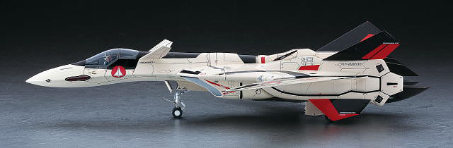 Macross Plus: YF-19 Variable Fighter 1/48 Scale Model Kit