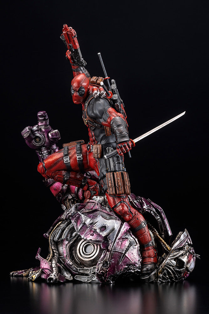 Marvel: Deadpool Fine Art Statue